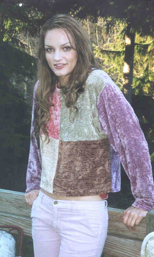 img/Yana_in_chenille_crop_1.jpg