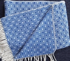 Single Rosenkransen blanket in blue