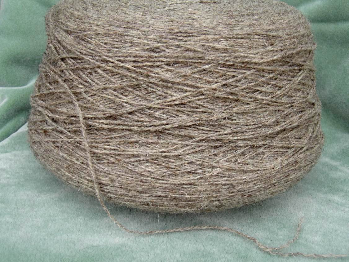 yarns/Grey_wool.jpg